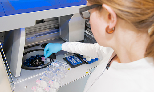 Semi-automated extraction of nucleic acids (RNA and DNA)